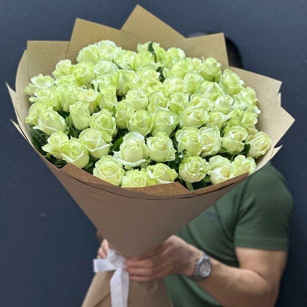 Монобукет 51 белая роза, артикул F1405392 - 9909 рублей, доставка по городу. Flawery - доставка цветов