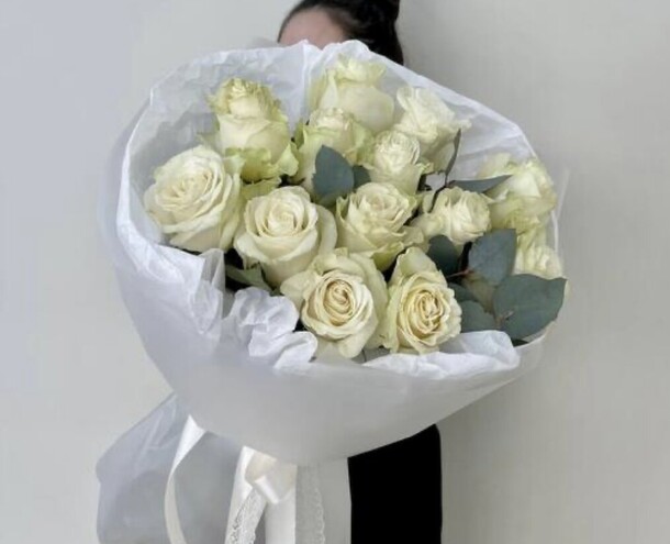 Белые розы, артикул F1378246 - 5950 рублей, доставка по городу. Flawery - доставка цветов