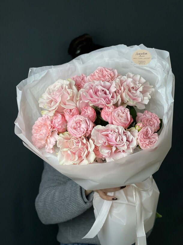 Прикосновение роз, артикул F1482972 - 5075 рублей, доставка по городу. Flawery - доставка цветов