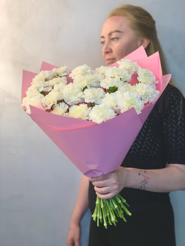 Букет из 25 диантусов, артикул F1367281 - 5800 рублей, доставка по городу. Flawery - доставка цветов