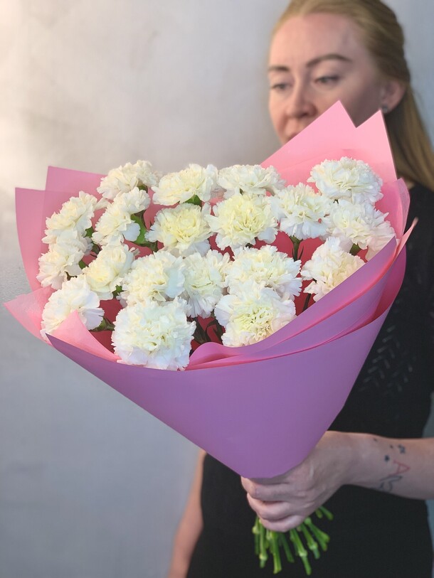 Букет из 19 диантусов, артикул F1367284 - 4850 рублей, доставка по городу. Flawery - доставка цветов