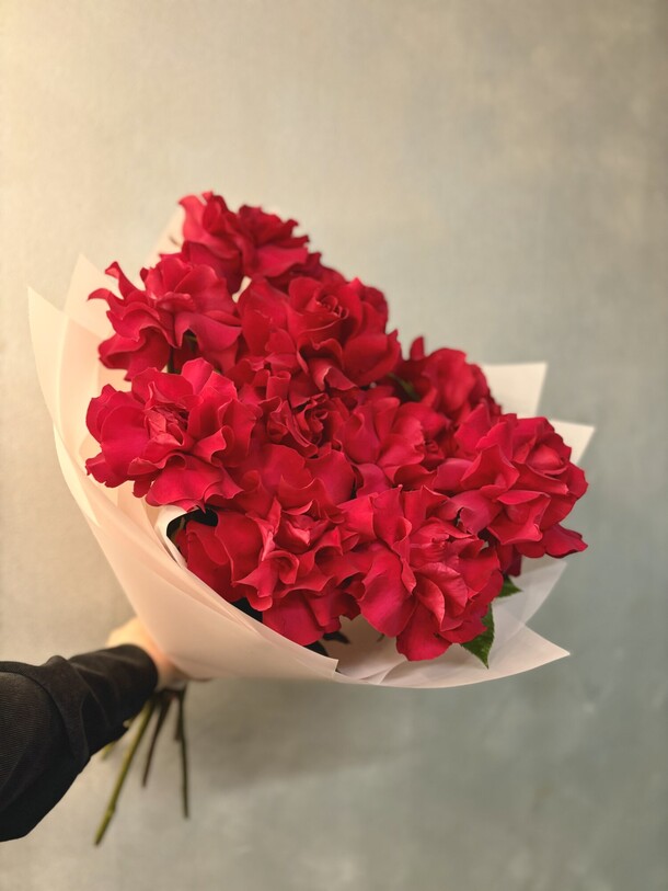 Букет из 11 французских роз, артикул F1372226 - 7290 рублей, доставка по городу. Flawery - доставка цветов