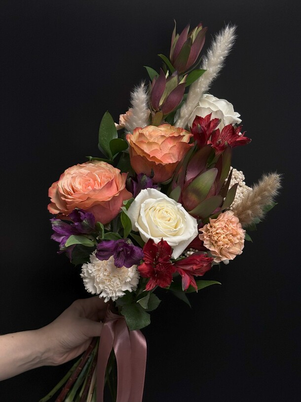 Рубиновый рассвет, артикул F1368767 - 8228 рублей, доставка по городу. Flawery - доставка цветов