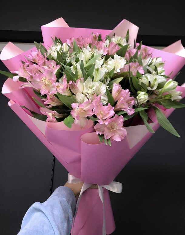 Букет из альстромерий, артикул F1351654 - 5500 рублей, доставка по городу. Flawery - доставка цветов