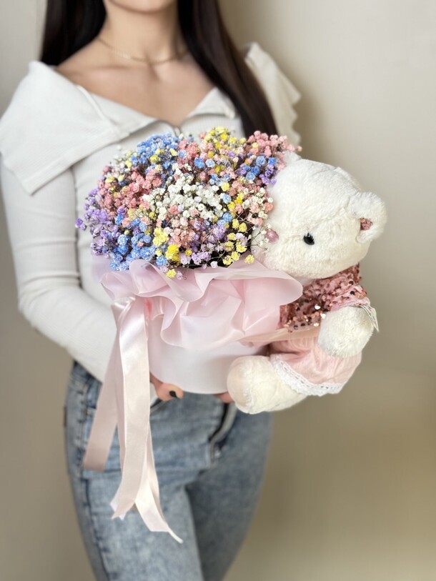 Набор бокс с гипсофилой + игрушка, артикул F1403342 - 5775 рублей, доставка по городу. Flawery - доставка цветов