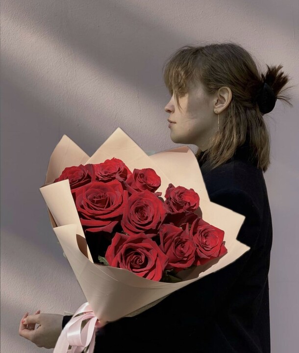 Букет из 9 эквадорских роз, артикул F1403454 - 4895 рублей, доставка по городу. Flawery - доставка цветов