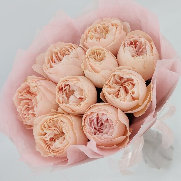 Букет из 9-ти пионовидных роз, артикул F1199945 - 3500 рублей, доставка по городу. Flawery - доставка цветов