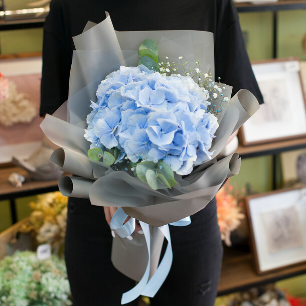 Букет цветов "небесная глазурь", артикул F1071240 - 4500 рублей, доставка по городу. Flawery - доставка цветов