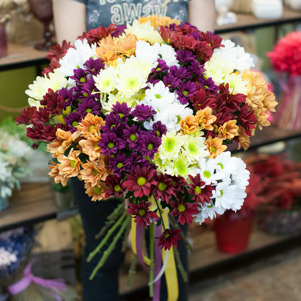 Букет хризантем "анита", артикул F1083899 - 12400 рублей, доставка по городу. Flawery - доставка цветов