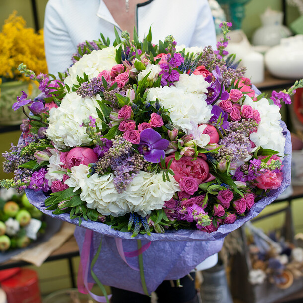 Букет цветов "сады семирамиды", артикул F108597 - 59000 рублей, доставка по городу. Flawery - доставка цветов