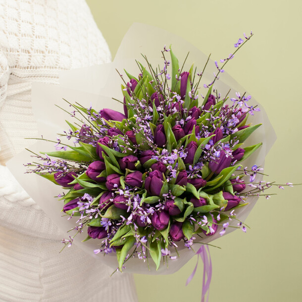 Букет тюльпанов "индиана джонс", артикул F1086212 - 13900 рублей, доставка по городу. Flawery - доставка цветов