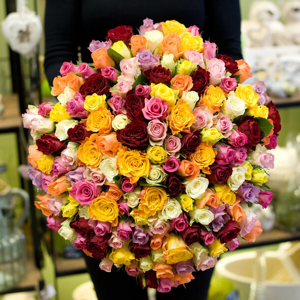 Букет из роз "живи ярко", артикул F1104329 - 28000 рублей, доставка по городу. Flawery - доставка цветов