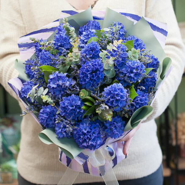 Букет из гиацинтов "аромат любви", артикул F1104652 - 11400 рублей, доставка по городу. Flawery - доставка цветов