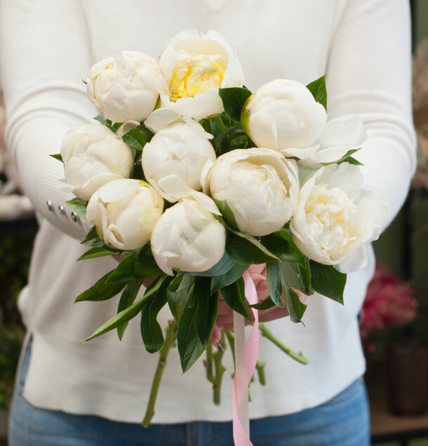 Букет из пионов "турин", артикул F1118022 - 13700 рублей, доставка по городу. Flawery - доставка цветов