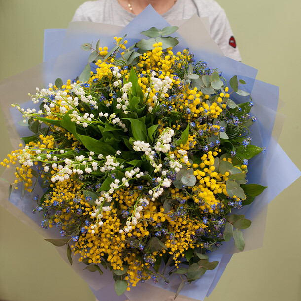 Букет цветов "ландыши, мимоза, незабудки", артикул F1172572 - 65000 рублей, доставка по городу. Flawery - доставка цветов