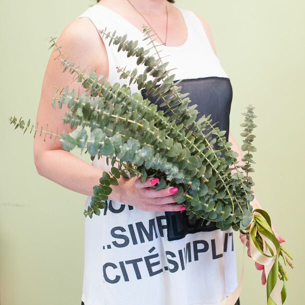 Эвкалипт беби блю, артикул F1201984 - 3400 рублей, доставка по городу. Flawery - доставка цветов