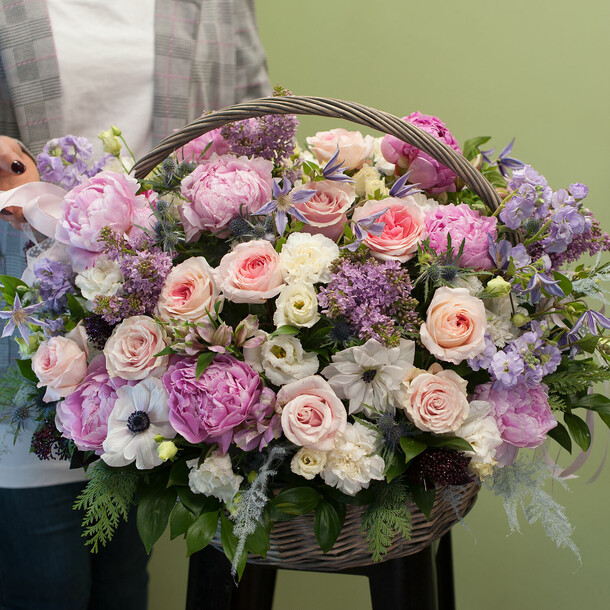 Корзина цветов "волшебство зимой", артикул F1232777 - 55010 рублей, доставка по городу. Flawery - доставка цветов