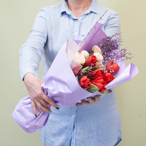 Букет цветов "свежесть весны", артикул F1257648 - 3900 рублей, доставка по городу. Flawery - доставка цветов