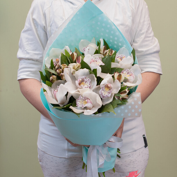 Букет цветов "персей", артикул F1272902 - 8900 рублей, доставка по городу. Flawery - доставка цветов