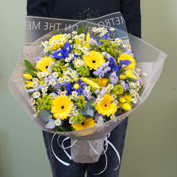 Букет цветов "ласковое солнышко", артикул F1281822 - 18900 рублей, доставка по городу. Flawery - доставка цветов