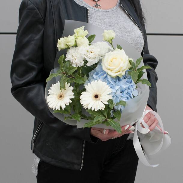 Букет цветов "диамонд", артикул F1307150 - 4100 рублей, доставка по городу. Flawery - доставка цветов