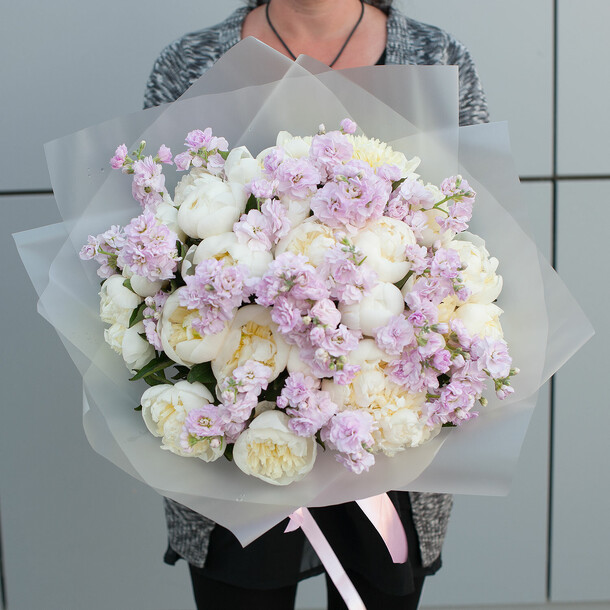 Букет цветов "амазонка", артикул F1322074 - 49000 рублей, доставка по городу. Flawery - доставка цветов