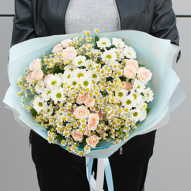 Букет цветов "натюрель", артикул F1323984 - 10200 рублей, доставка по городу. Flawery - доставка цветов