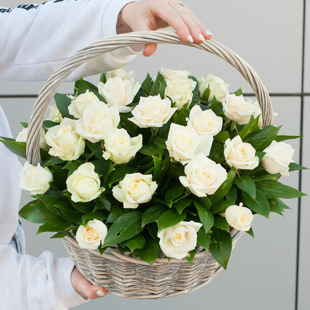 Корзина с розами "белисимо", артикул F1327905 - 8000 рублей, доставка по городу. Flawery - доставка цветов