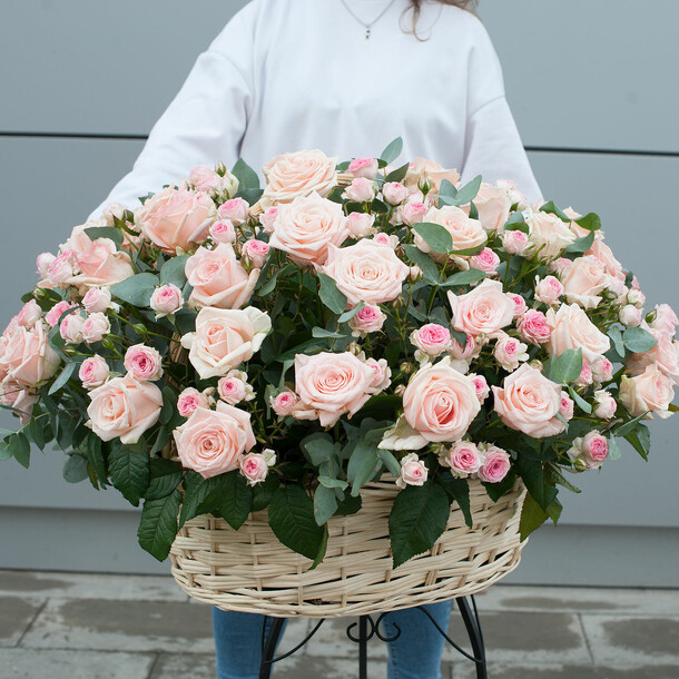 Корзина с цветами "кимберли", артикул F1334706 - 54300 рублей, доставка по городу. Flawery - доставка цветов