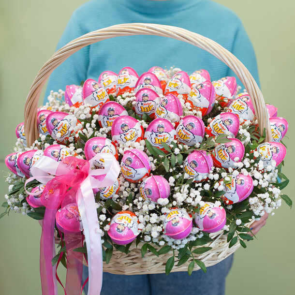 Подарочная корзина "киндер-joy", артикул F1366849 - 29900 рублей, доставка по городу. Flawery - доставка цветов
