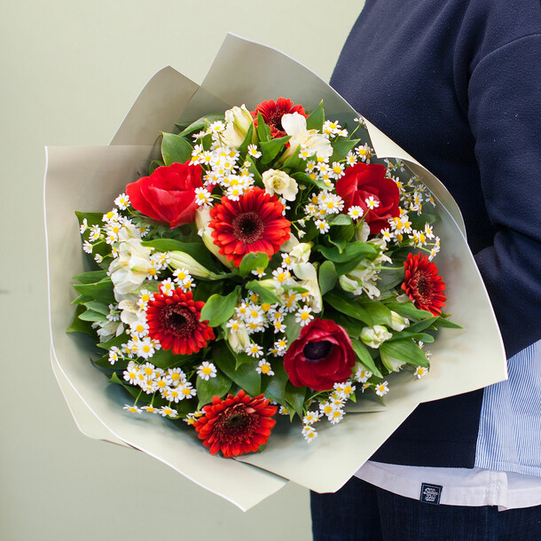 Букет цветов "красавица", артикул F1382251 - 8000 рублей, доставка по городу. Flawery - доставка цветов