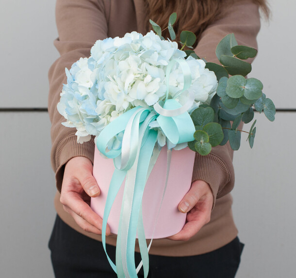 Коробка с цветами "гуардо", артикул F1397226 - 4100 рублей, доставка по городу. Flawery - доставка цветов