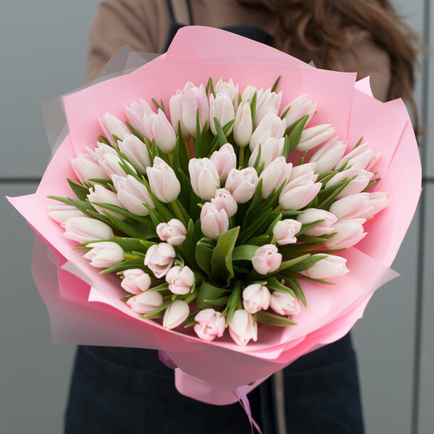 Букет тюльпанов "династия, артикул F1413995 - 12600 рублей, доставка по городу. Flawery - доставка цветов