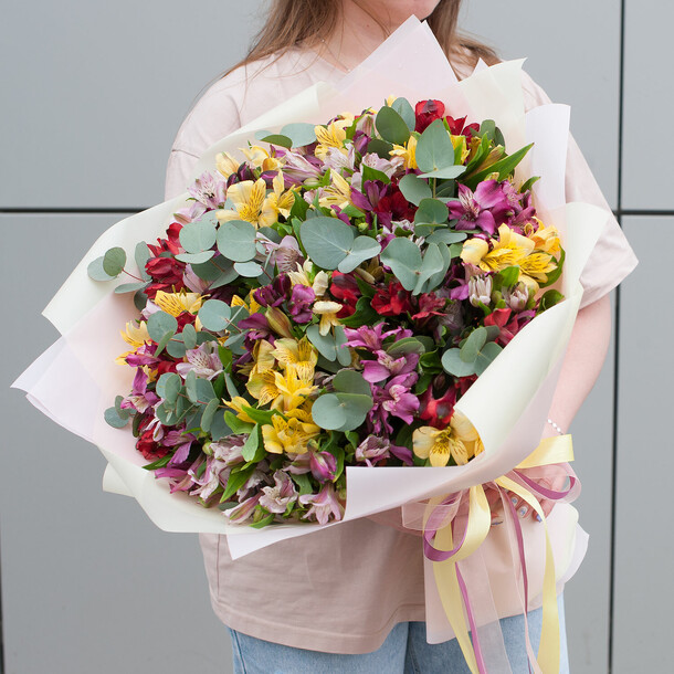Букет цветов "альстромерия мультиколор", артикул F1434292 - 16800 рублей, доставка по городу. Flawery - доставка цветов