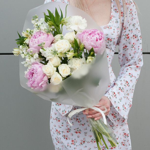 Букет цветов "ти амо", артикул F1437813 - 7800 рублей, доставка по городу. Flawery - доставка цветов