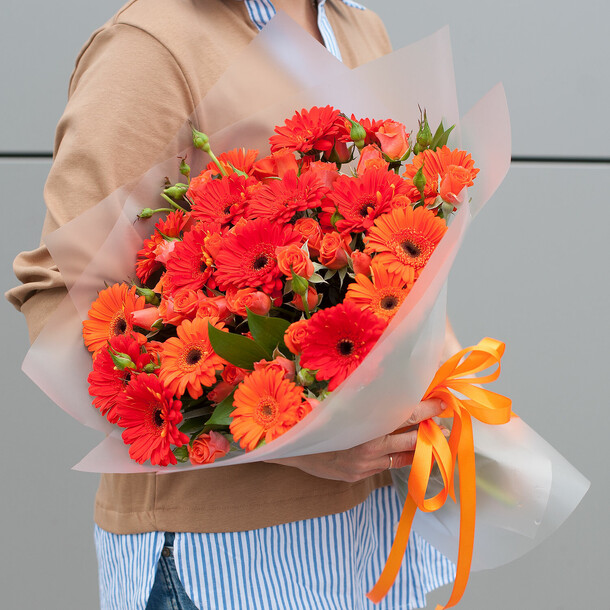 Букет цветов "оранжевое солнце", артикул F1461573 - 11600 рублей, доставка по городу. Flawery - доставка цветов