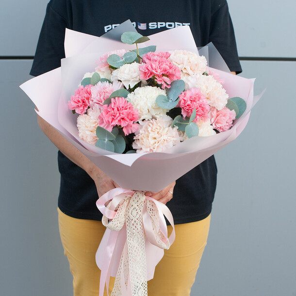 Букет из гвоздик "сладкие моти", артикул F1463328 - 7050 рублей, доставка по городу. Flawery - доставка цветов