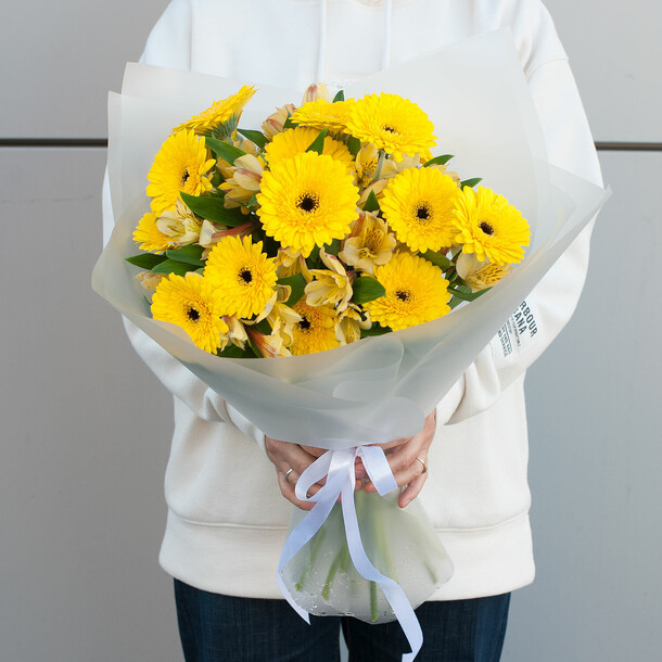 Букет цветов "сан шайн", артикул F1474875 - 9500 рублей, доставка по городу. Flawery - доставка цветов