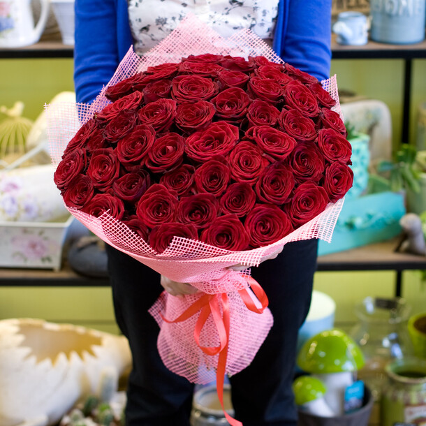Букет из роз (51 роза), артикул F24560 - 16200 рублей, доставка по городу. Flawery - доставка цветов