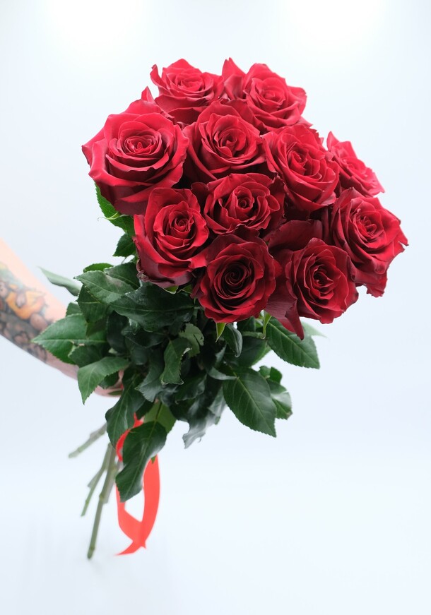 Букет классический, артикул F1353501 - 4300 рублей, доставка по городу. Flawery - доставка цветов