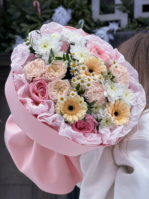 Букет «сахарная вата» с герберами, артикул F1371331 - 8000 рублей, доставка по городу. Flawery - доставка цветов