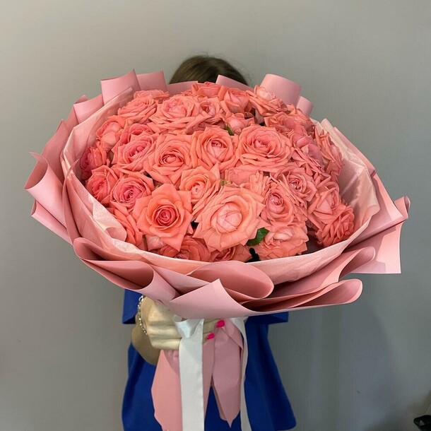 Букет 15 роз💐🌹, артикул F1358461 - 9455 рублей, доставка по городу. Flawery - доставка цветов