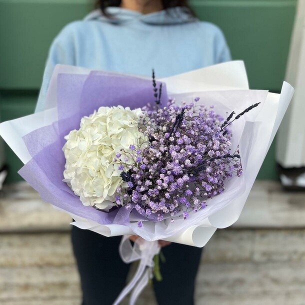 Букет гортензия, гипсофила, лаванда, артикул F1358506 - 5364 рублей, доставка по городу. Flawery - доставка цветов