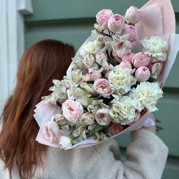 Большой букет пион роза, диантус, альстромерия, артикул F1358519 - 9727 рублей, доставка по городу. Flawery - доставка цветов