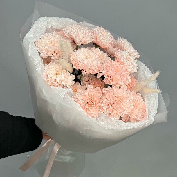 Хризантема и лагурус, артикул F1358789 - 1727 рублей, доставка по городу. Flawery - доставка цветов