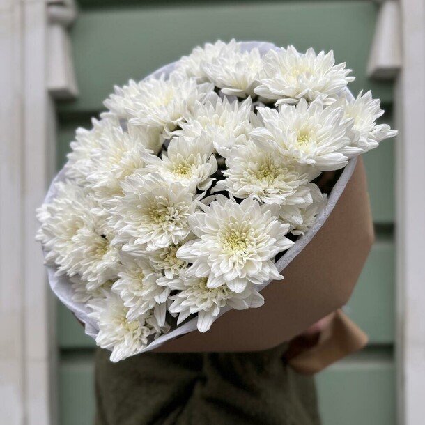 Букет хризантема белая, артикул F1359487 - 3273 рублей, доставка по городу. Flawery - доставка цветов