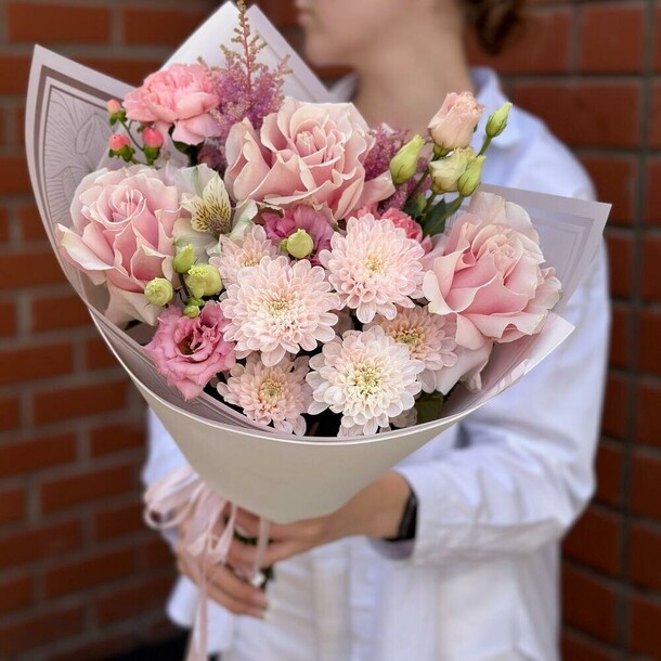 Нежный букет, артикул F1359680 - 4700 рублей, доставка по городу. Flawery - доставка цветов