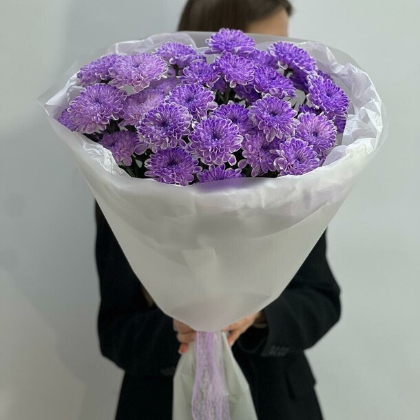 Букет сиреневая хризантема, артикул F1359724 - 3036 рублей, доставка по городу. Flawery - доставка цветов