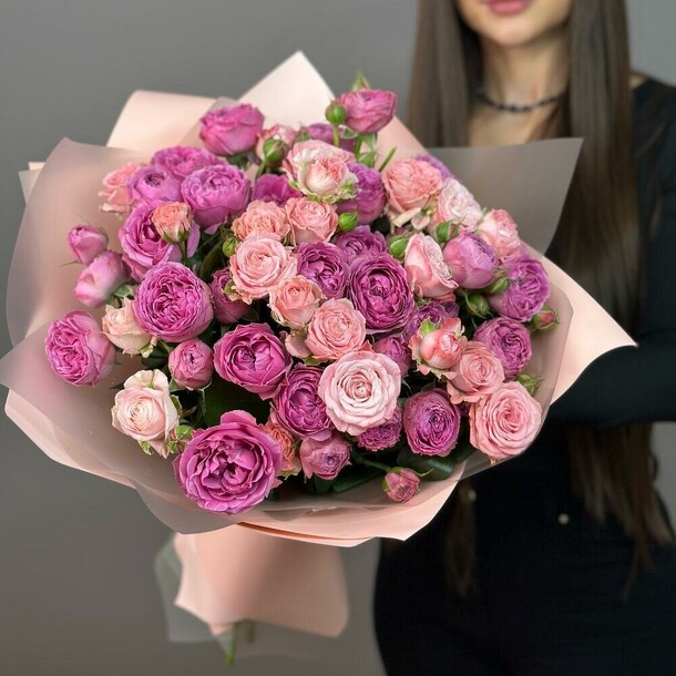 Пионовидные розы микс, артикул F1359998 - 10800 рублей, доставка по городу. Flawery - доставка цветов