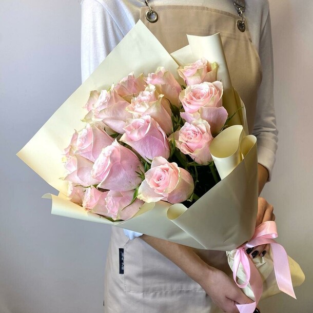 Нежно-розовые розы, артикул F1360060 - 7164 рублей, доставка по городу. Flawery - доставка цветов